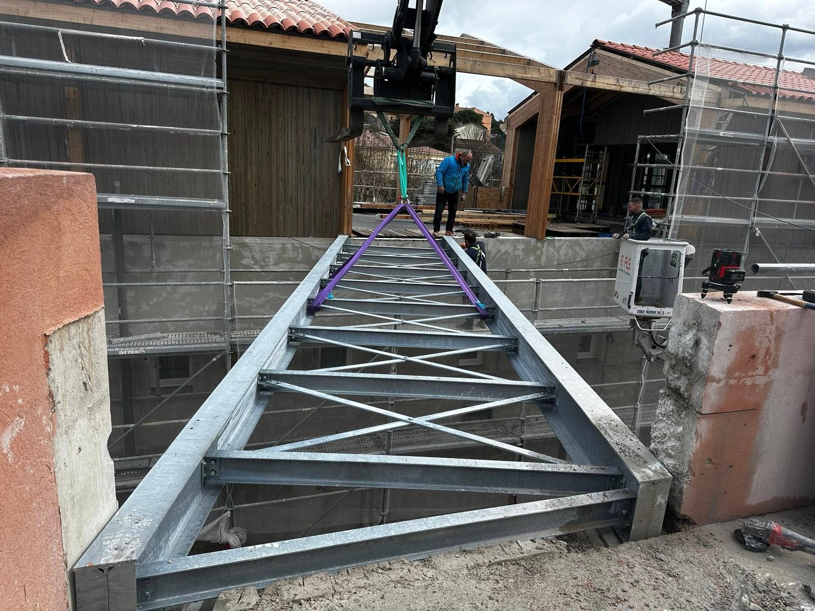 Portail métallique sur mesure - SARL Ferrer Manosque